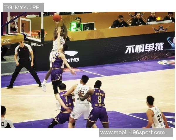 怀特状态低迷17投仅中5三分球命中率惨淡球队遭遇失利